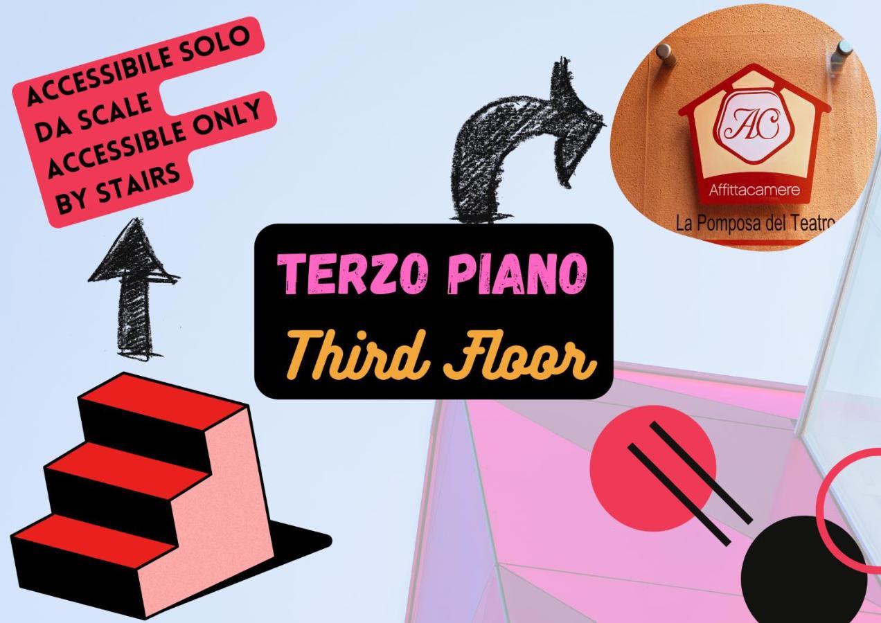 La Pomposa Del Teatro Hotel Модена Екстериор снимка